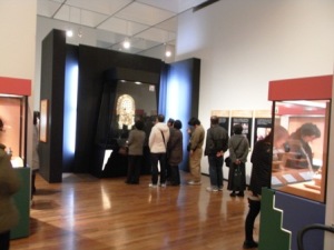 「インカ帝国のルーツ　黄金の都シカン展」の様子